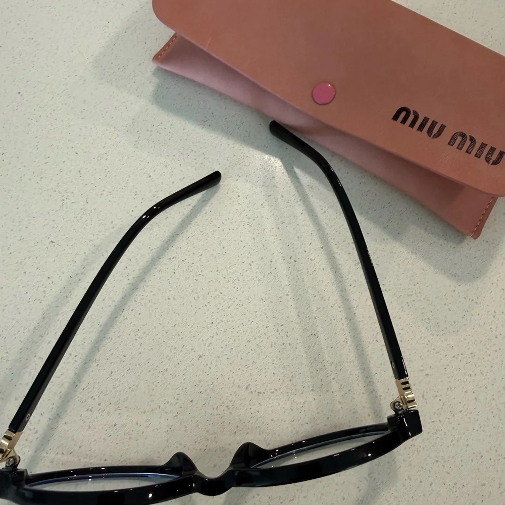 Miu Miu Copy - Picture 4 of 4